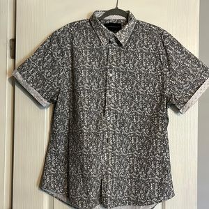 Men’s XL black paisley print casual button down shirt